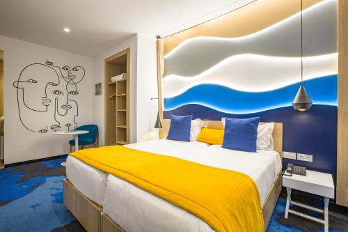 room detail thumbnail 0
