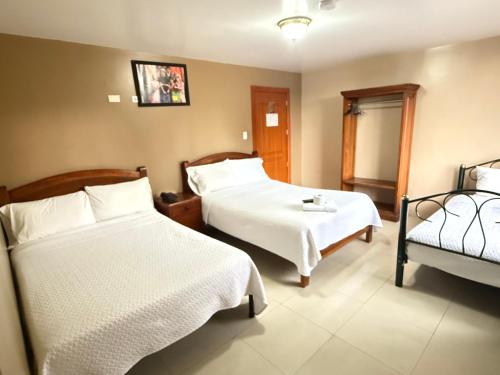 1 double bed, 2 twin beds