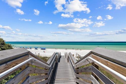 The Splash Pad Private Pool at The Pointe in Seagrove Part (FL)