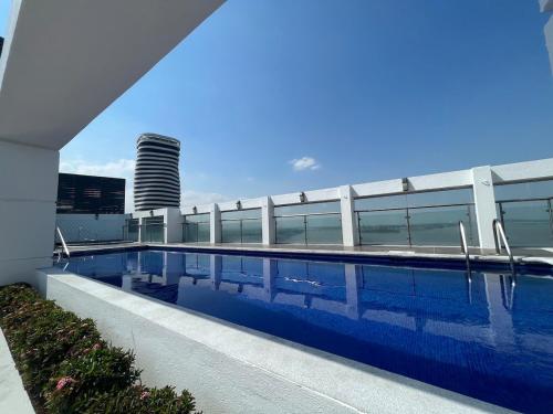 River front, suite con acceso a piscina, Puerto Santa Ana, Guayaquil
