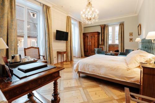 room detail thumbnail 0