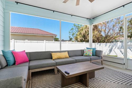Sparking Pool Steps to Beach Game Room TVs BBQ in Butler Beach