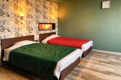 room detail thumbnail 1