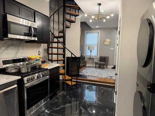 Unique Townhouse near Metro – khách sạn tại Bloomingdale