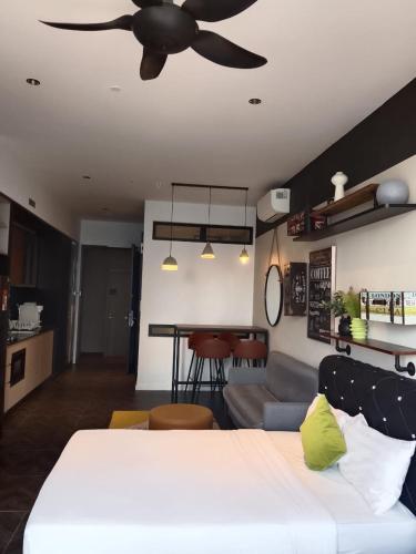 Scarletz suites Near KLCC by SafeHaven - image 4