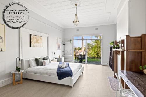 Spacious King Room - Nearby Stations & Stores - Shared Bathroom in Upper North Shore