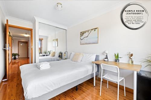 Comfort & Calm - Double Room on a Quiet Crescent in Liverpool - Shared Bathroom - Sydney