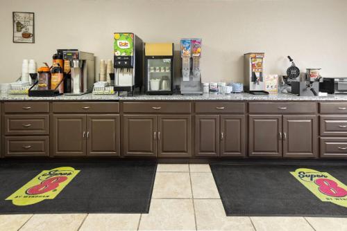 Super 8 by Wyndham Mentor/Cleveland Area - image 24