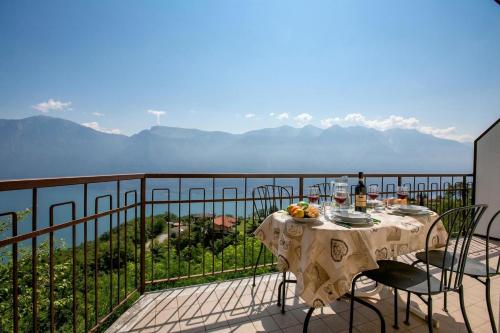 Tremosine Wonderful Lake View 2 - Happy Rentals