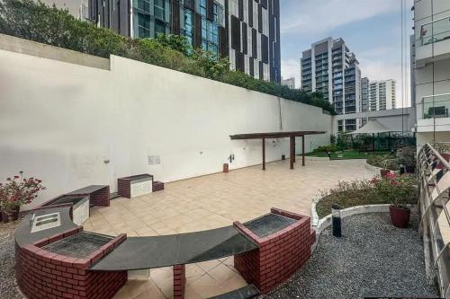 Elite LUX Holiday Homes - Chic Studio with City Views in Business Bay Dubai - image 9