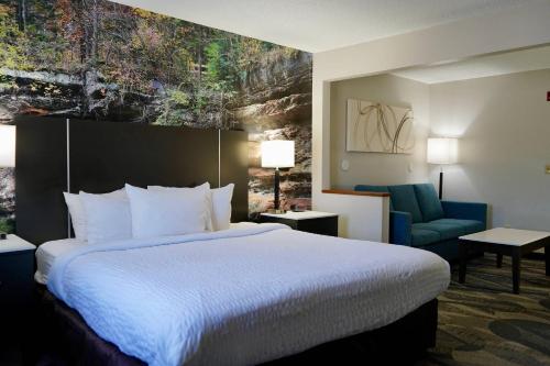Clarion Inn - image 43