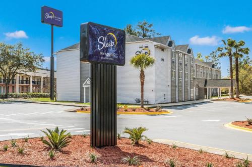 Sleep Inn & Suites - image 33