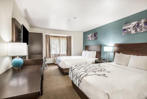 Sleep Inn & Suites - image 36