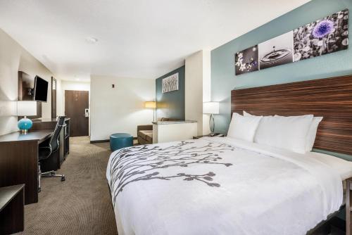 Sleep Inn & Suites - image 35