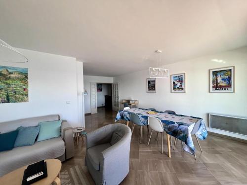 Residence Palm Beach - maeva Home - Appartement front de mer climatise 3 pieces 6 personnes - Exclus in 勒庫爾薛