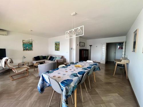 Residence Palm Beach - maeva Home - Appartement front de mer climatise 3 pieces 6 personnes - Exclus in 勒庫爾薛