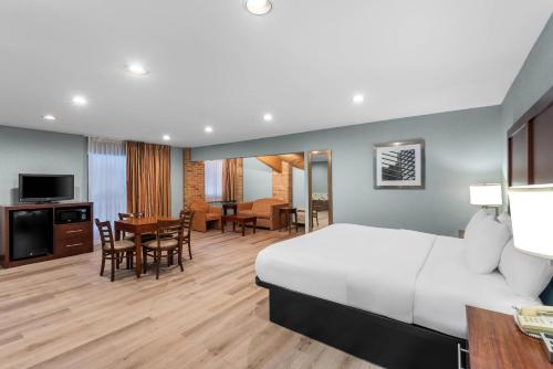 Quality Inn Waverly - image 22
