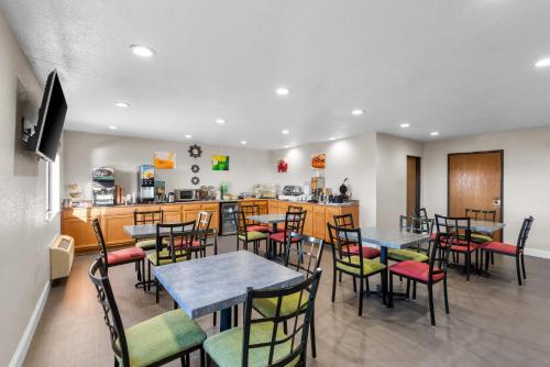 Quality Inn Waverly - image 40