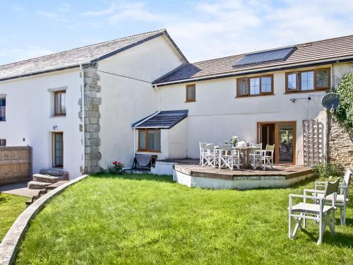 Bunny Cottage – khách sạn tại Trebarber