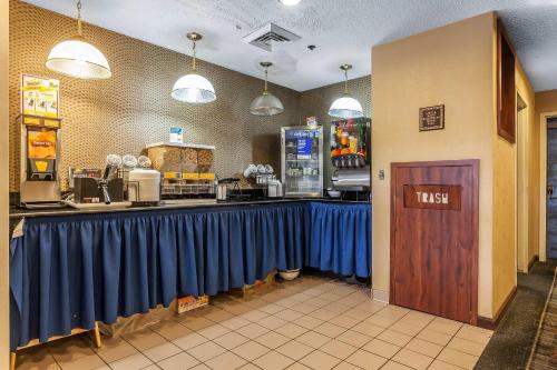 Comfort Inn Cleveland Airport - image 24