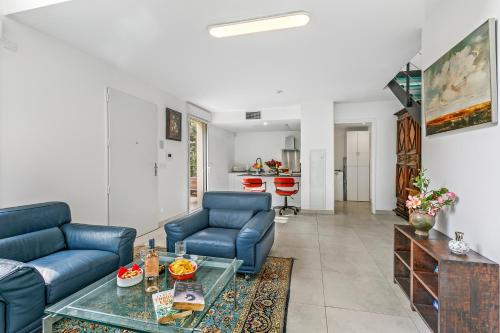 La Marenda - City Center Apartment with Terrace Garden - Happy Rentals - image 3