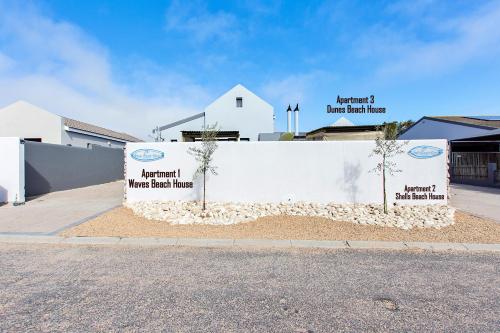 Vista exterior, Dunes, Waves and Shells Self Catering Units and The Beach Shack Caravan Langebaan in Country Club