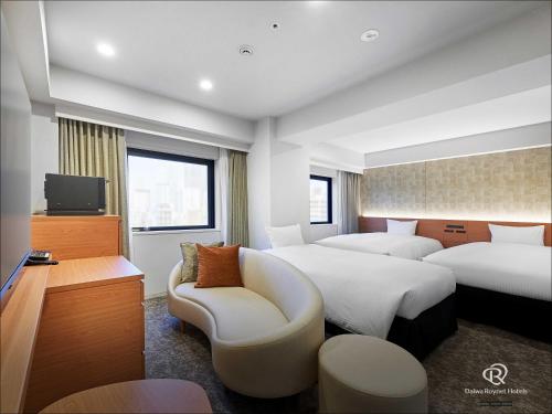 3 twin beds