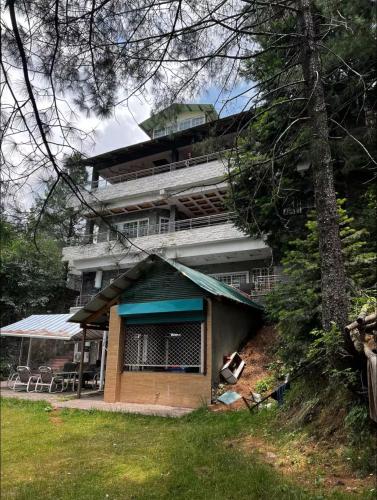 Jardí, Changla Gali Cottage - Secluded Stay in Ayubia