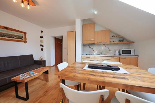 Guesthouse S in Луце