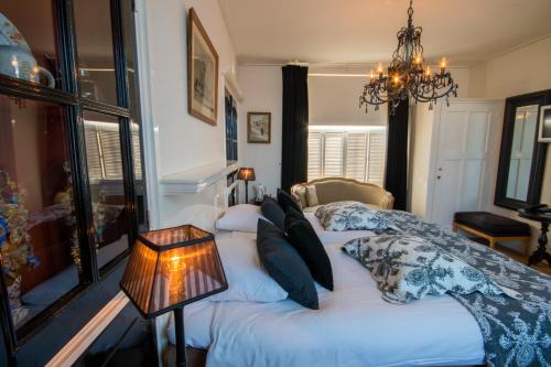 2 twin beds