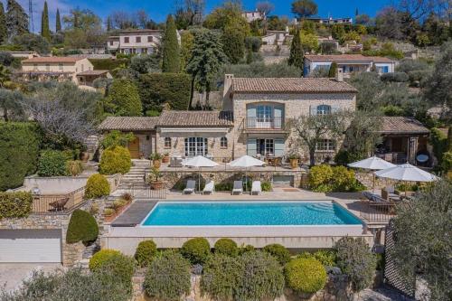 Family Villa With Pool Overlooking Cannes Bay