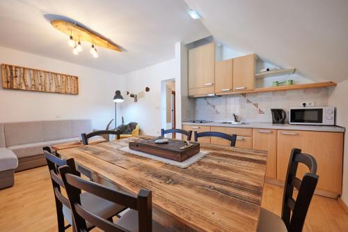 Guesthouse S in Луце