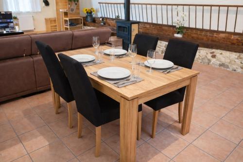 Private Spa & Sauna Romantic Getaway 1h30 Paris in Saint-Martin-sur-Oreuse