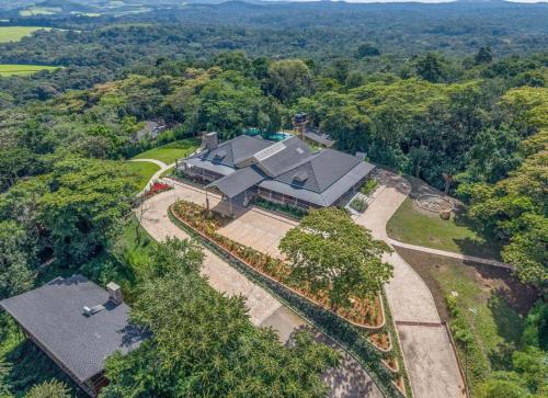Kalinzu Ecolodge in Bushenyi