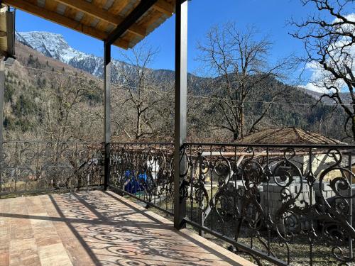 Alrededores, Authentic house with a huge garden in Oni