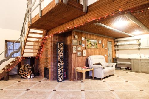 Létesítmények, Viesu nams Melnsils in Dundaga