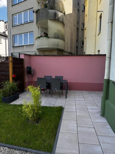 Paris: Messe-, Business-, Ferienwohnung in Hilden, Deutschland
