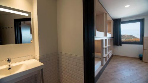 Shared room, female dormitory, private bathroom, 6 guests