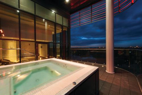 伯明罕世界雲頂度假酒店 (Genting Hotel Resorts World Birmingham & Birmingham NEC) in 伯明罕機場