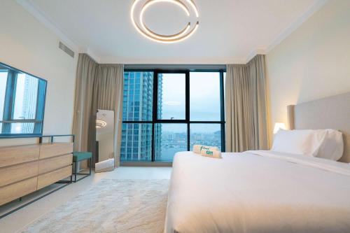 3BR Waterfront Bliss Dubai Creek Residences - image 9