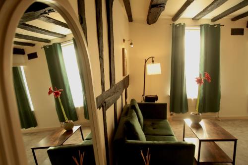 Shared lounge/TV area, The Angel Posting House & Livery in Guildford
