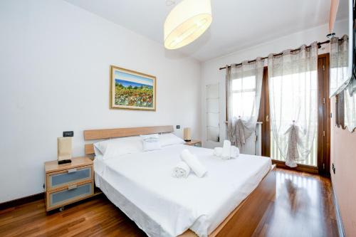 Laguna Lake Front Apartment - image 2