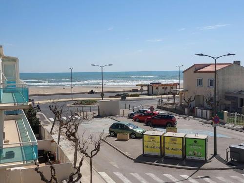 Studio cabine à 20m de la plage avec balcon et parking à Narbonne-Plage - FR-1-409-140