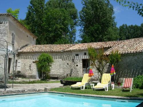 Maison avec piscine partagée à Montaigu-de-Quercy gîte à louer Bonaguil