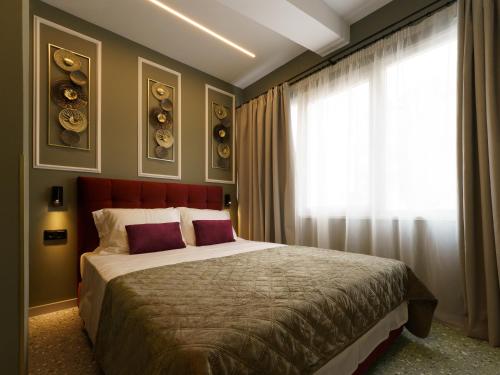 Ernest Suites Psiri - image 6