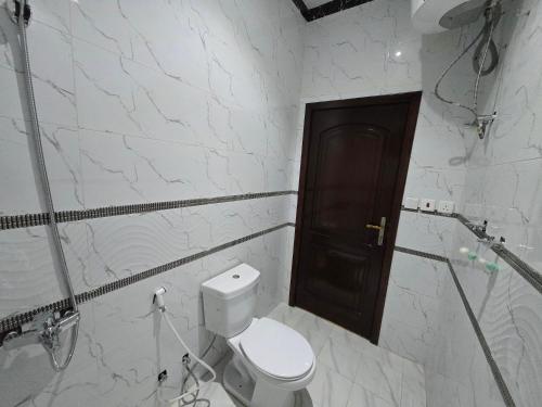 شقة مميزة للايجار - image 3