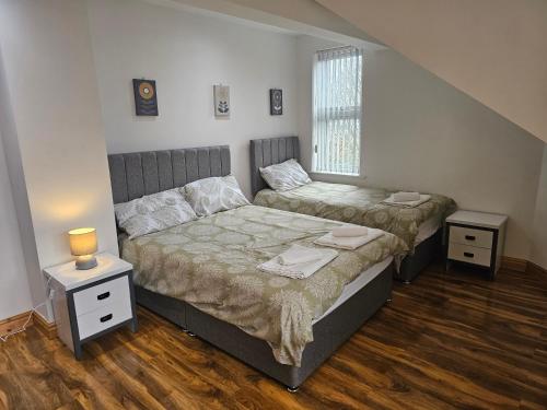 Spacious 3-Bedroom House Near Leeds City Centre By Homebird Property Management Short Lets & Serviced Accommodation Leeds With En-Suite Bathrooms & Free Parking, Leeds (foto 3)