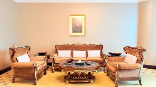 Sunday Hotel Al Barsha Dubai Mall of the Emirates Formerly Grand Excelsior Al barsha - image 2