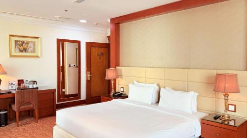 Sunday Hotel Al Barsha Dubai Mall of the Emirates Formerly Grand Excelsior Al barsha - main image