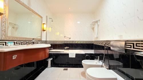 Sunday Hotel Al Barsha Dubai Mall of the Emirates Formerly Grand Excelsior Al barsha - image 3